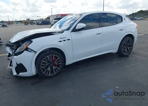 2023 Maserati Grecale Modena z USA, uszkodzony, nr VIN ZN682AVM5P7429147